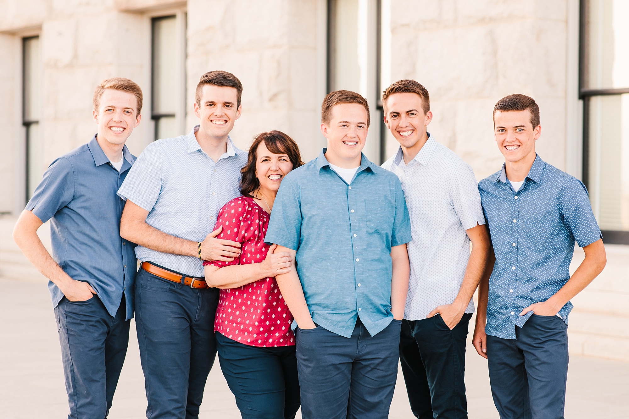 Extended Family Photo Session at the Utah State Capitol