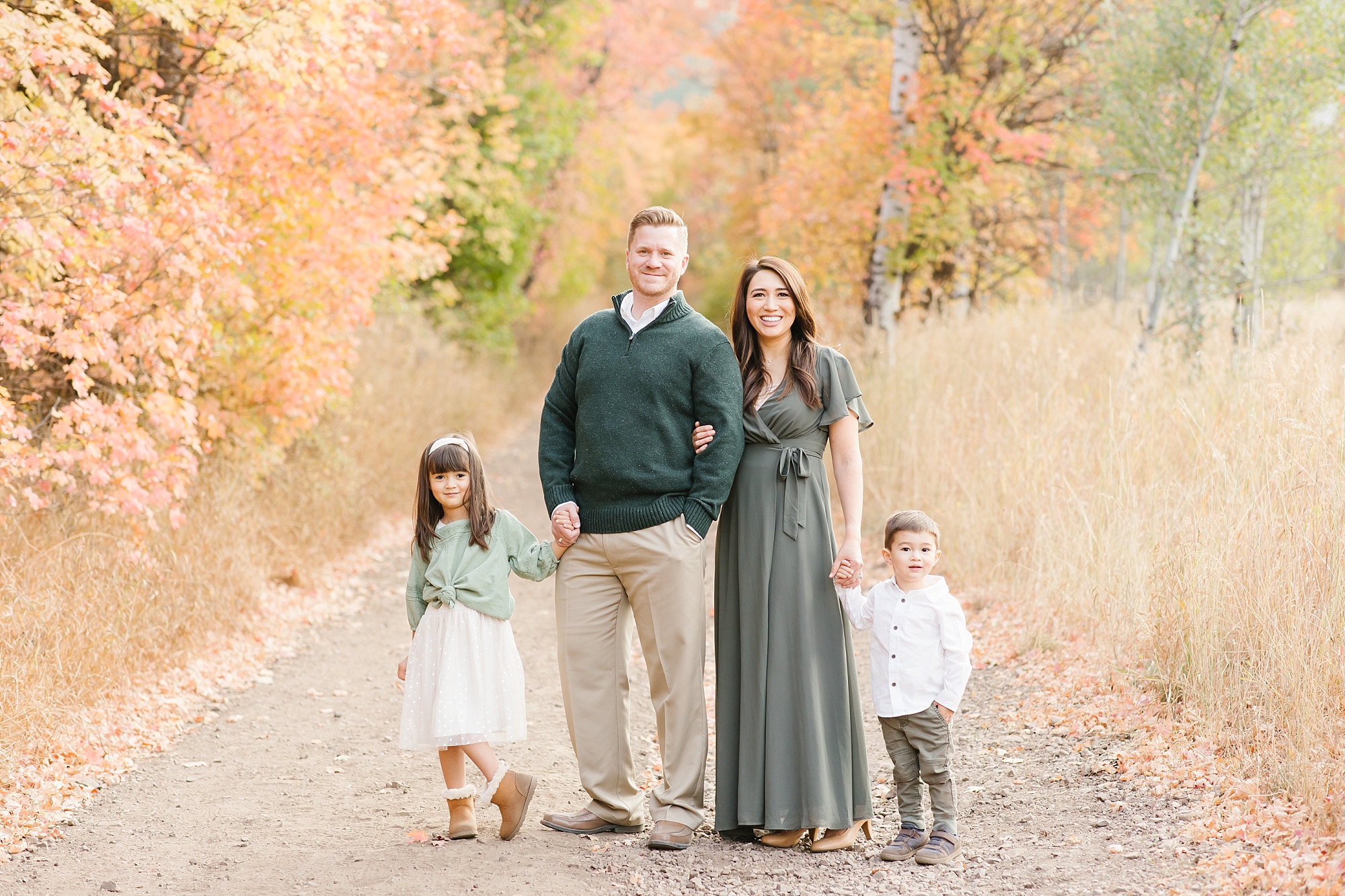 Elegant fall family photos in Utah County