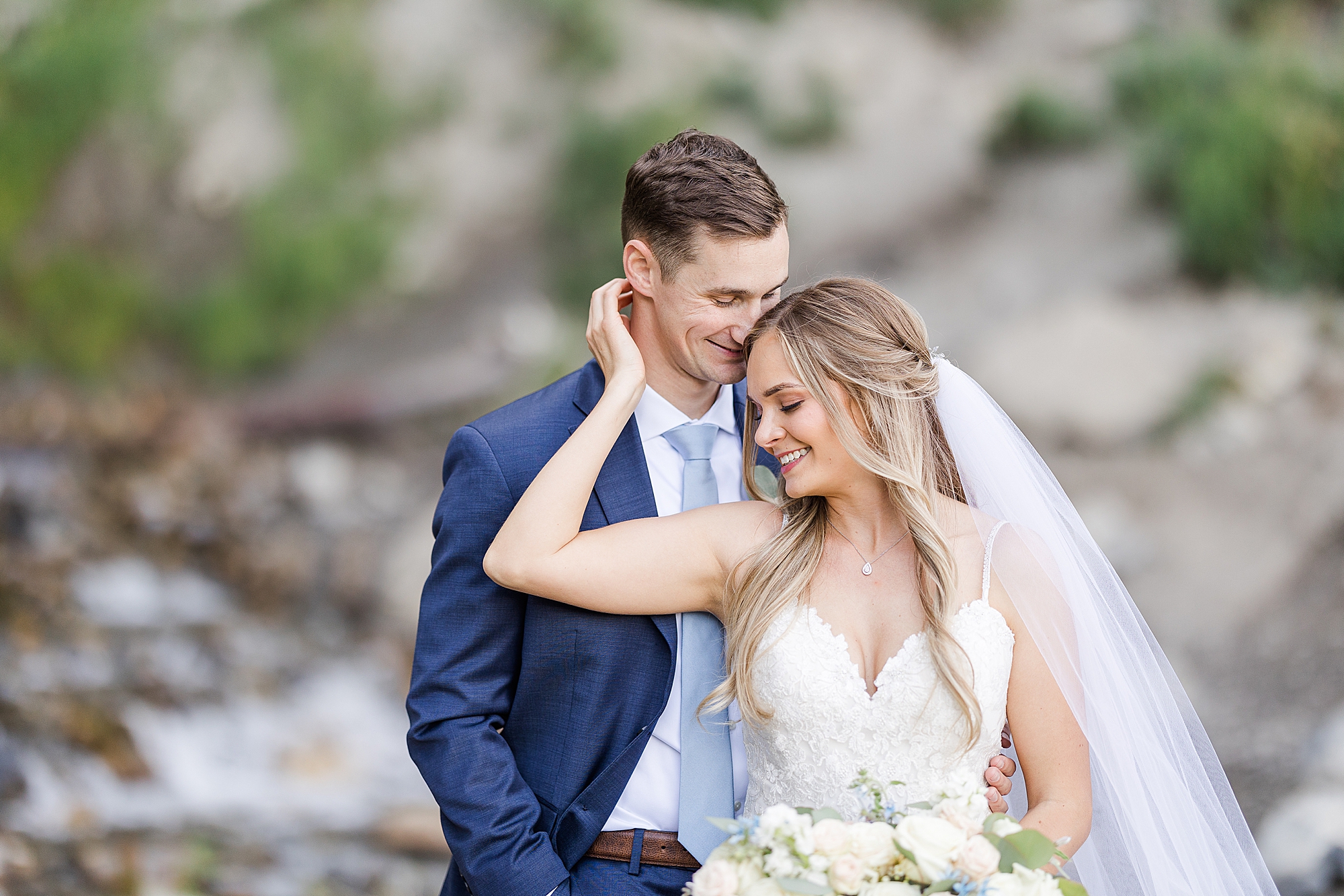Intimate wedding experience with Rachel Lindsey Photography