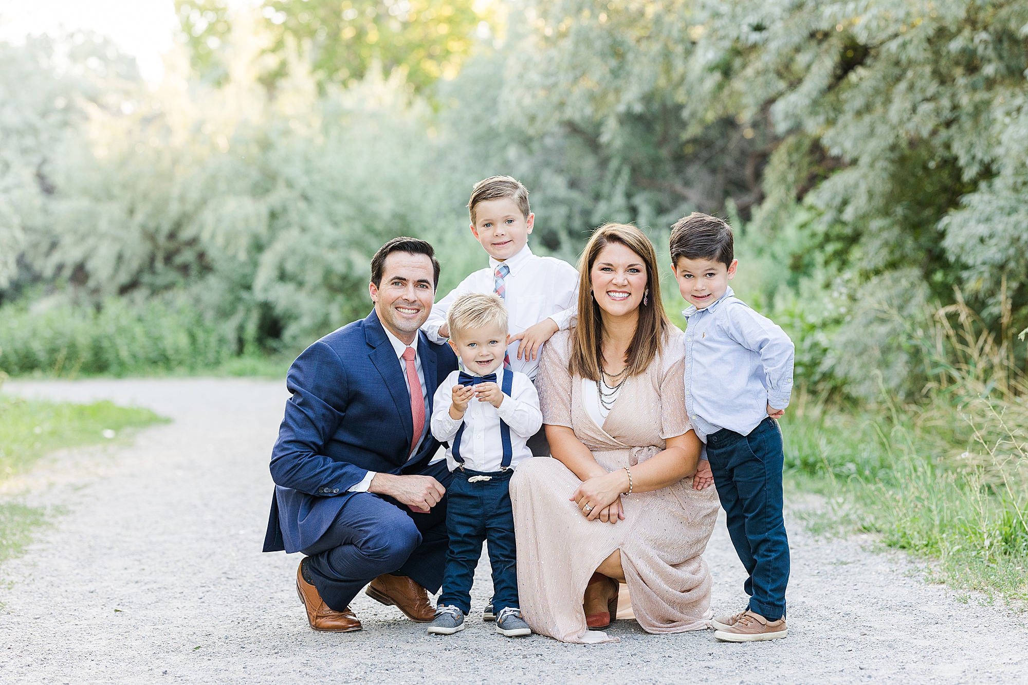 Styling the Little Boys for Your Family Session! If you have several little boys in your family, it can be really tricky to figure out how to mix things up to create a visually rich style. Let me help you out!