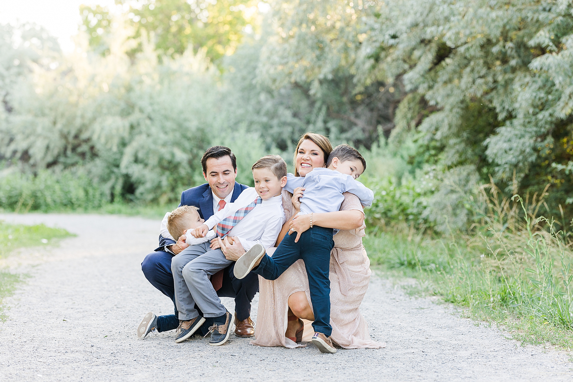 How to style the boys for summer family photos