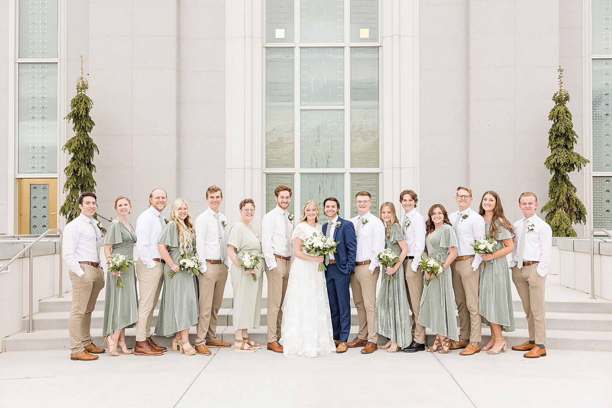 Bridal Party for a wedding at the Knot and Pine